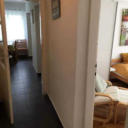 Alexandra Apartment *